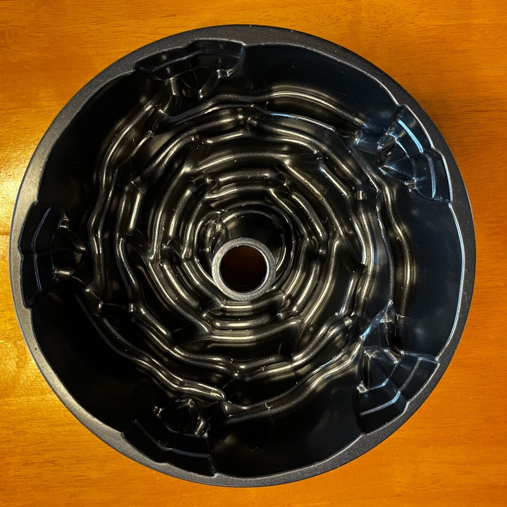 Nordic Ware Rose Bundt Cake Pan - Picture 2 of 3